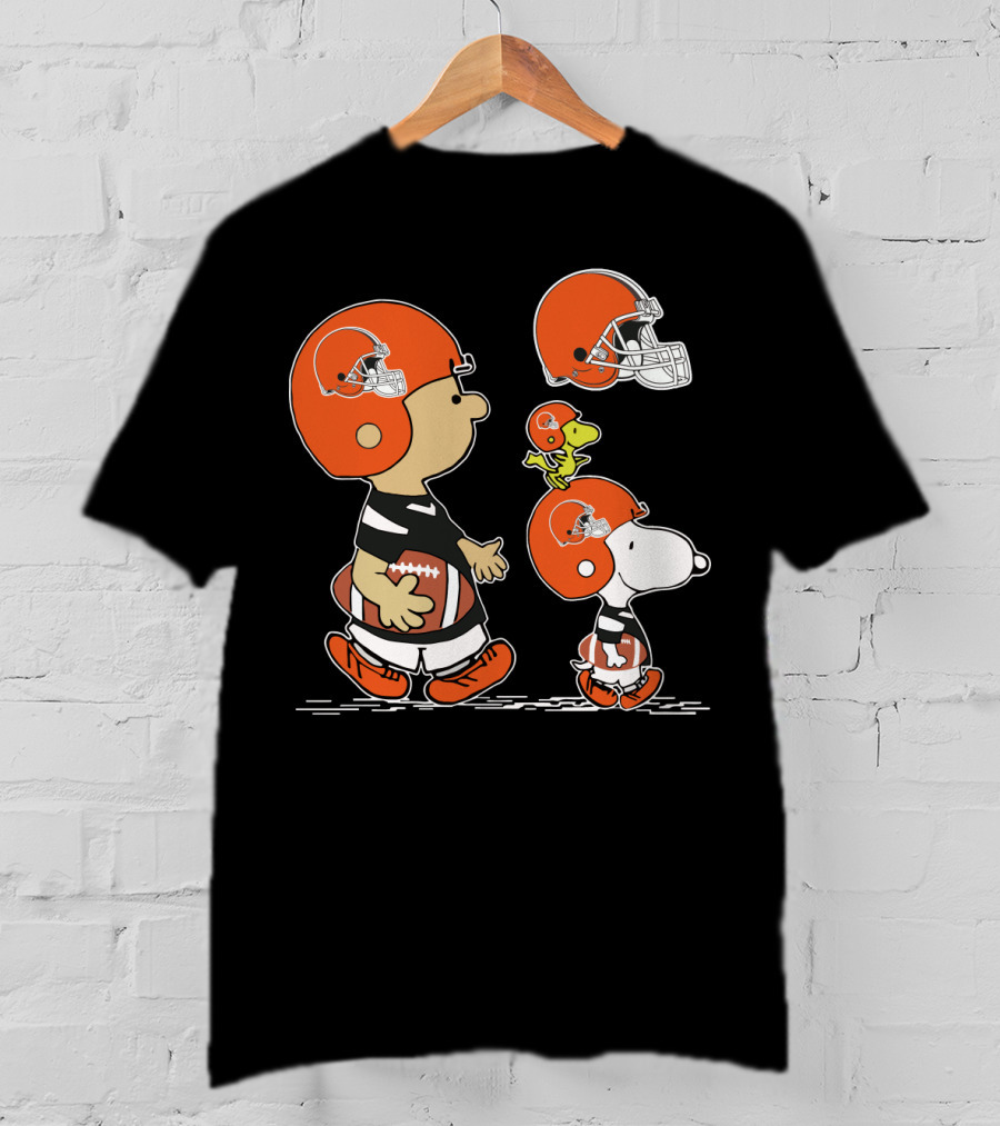 Browns Charlie Brown Snoopy Woodstock Football Helmets T-Shirt