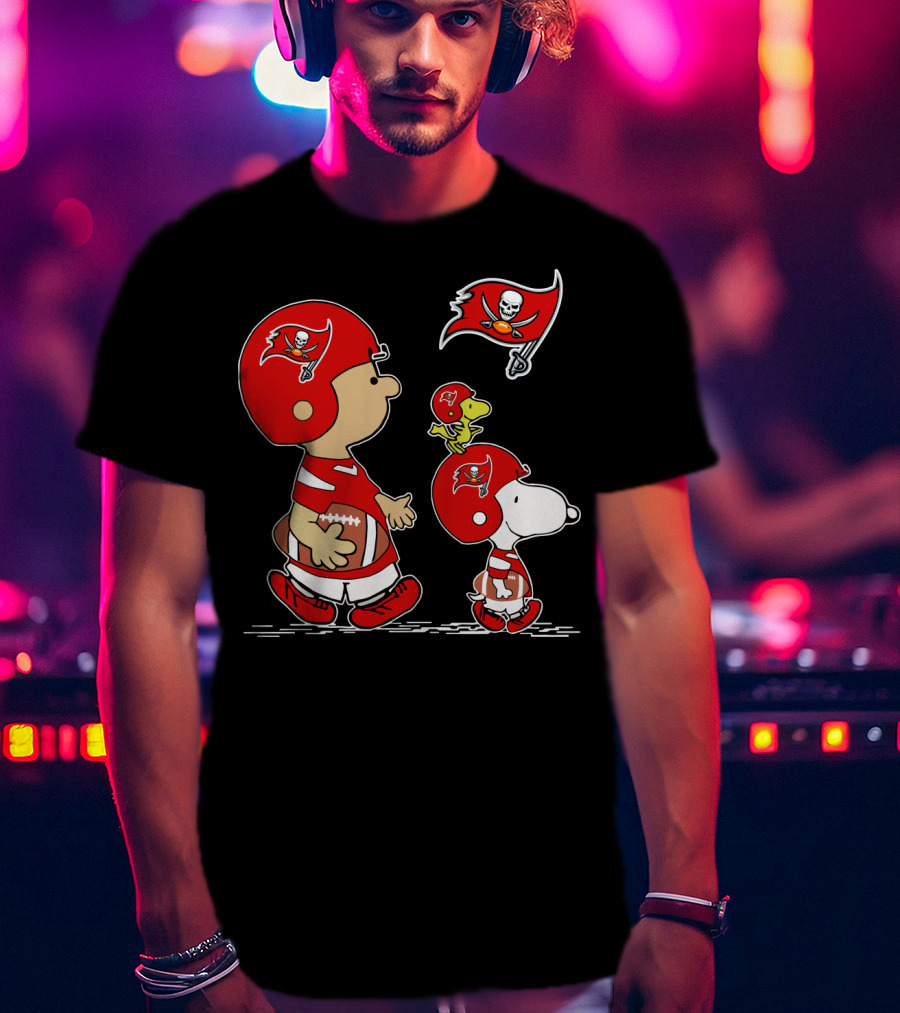 Buccaneers Snoopy Football Team Peanuts Characters Wearing Helmets And Flag T-Shirt