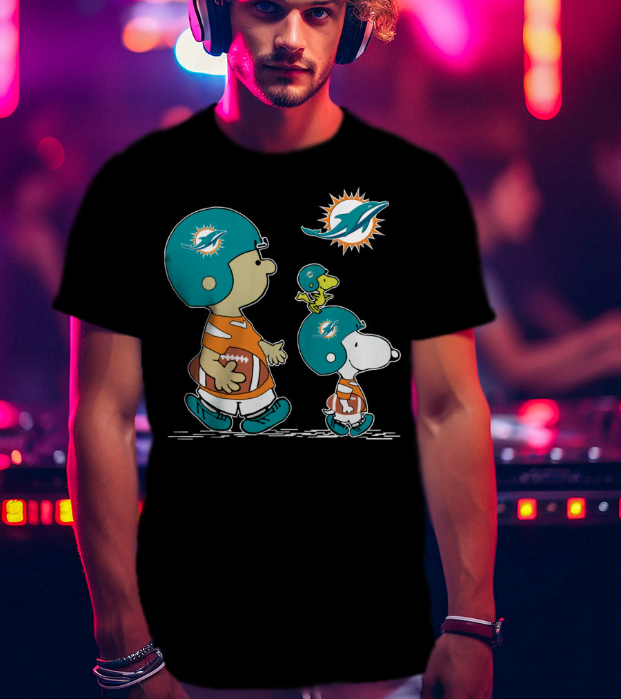 Miami Dolphins Snoopy And Woodstock Football Adventure T-Shirt