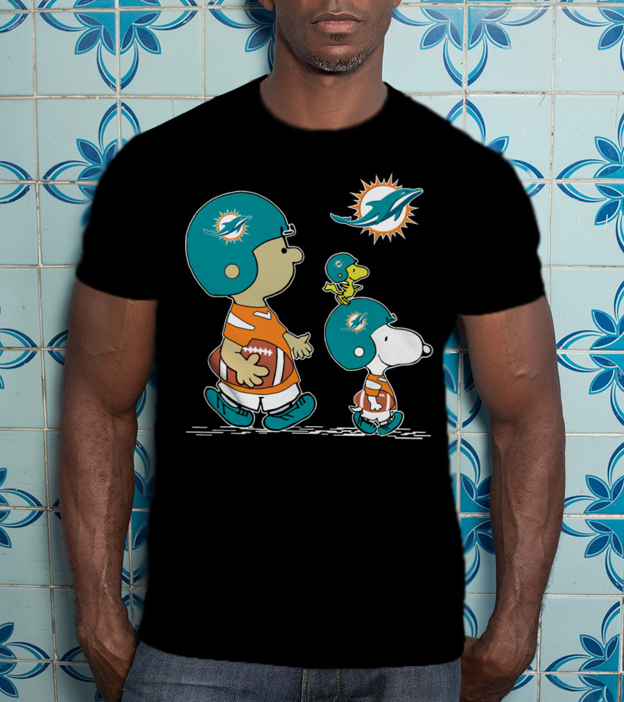 Miami Dolphins Snoopy And Woodstock Football Adventure T-Shirt