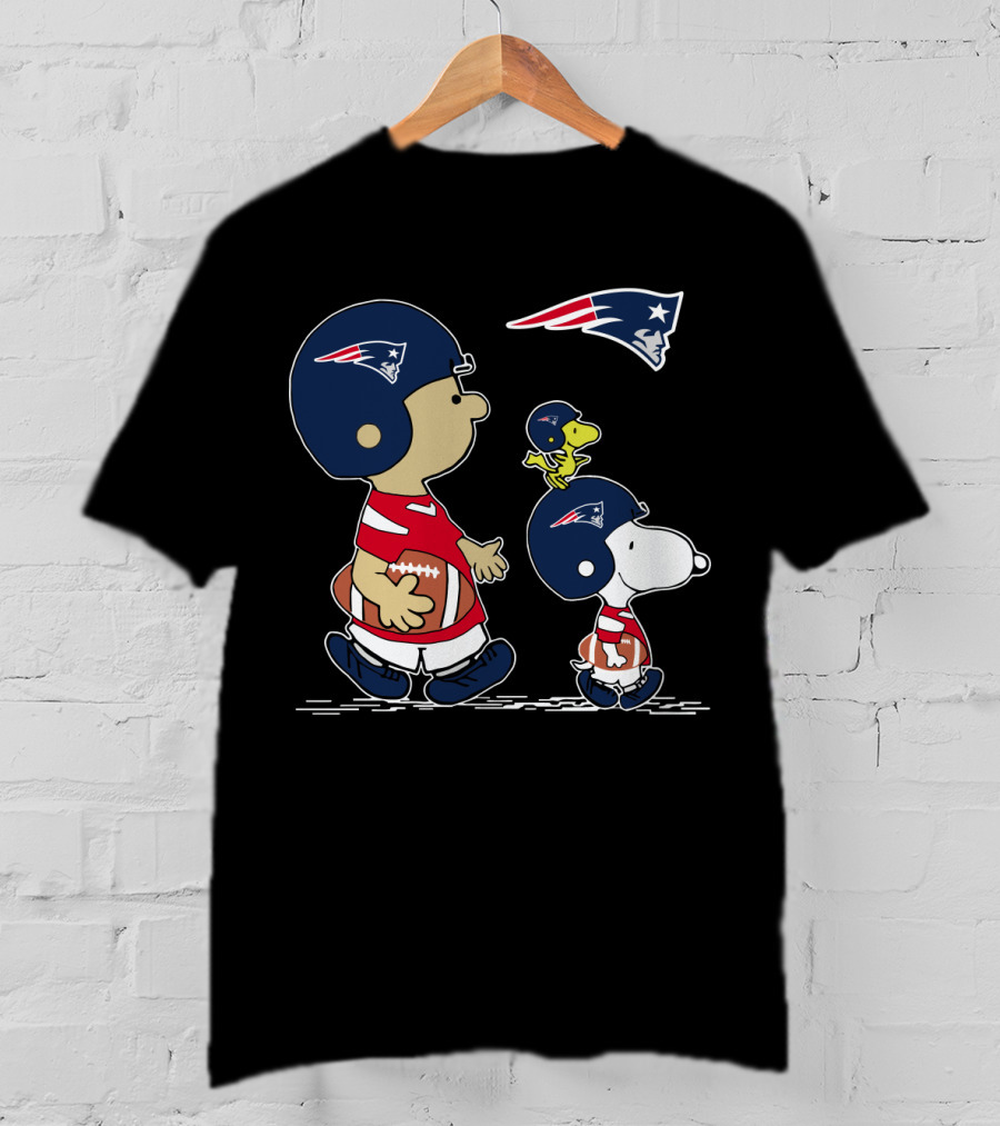New England Patriots Snoopy And Woodstock Football Team Spirit T-Shirt
