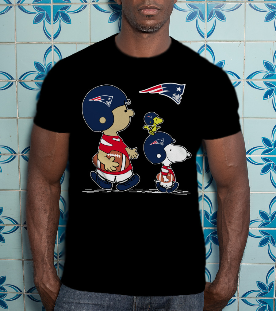 New England Patriots Snoopy And Woodstock Football Team Spirit T-Shirt