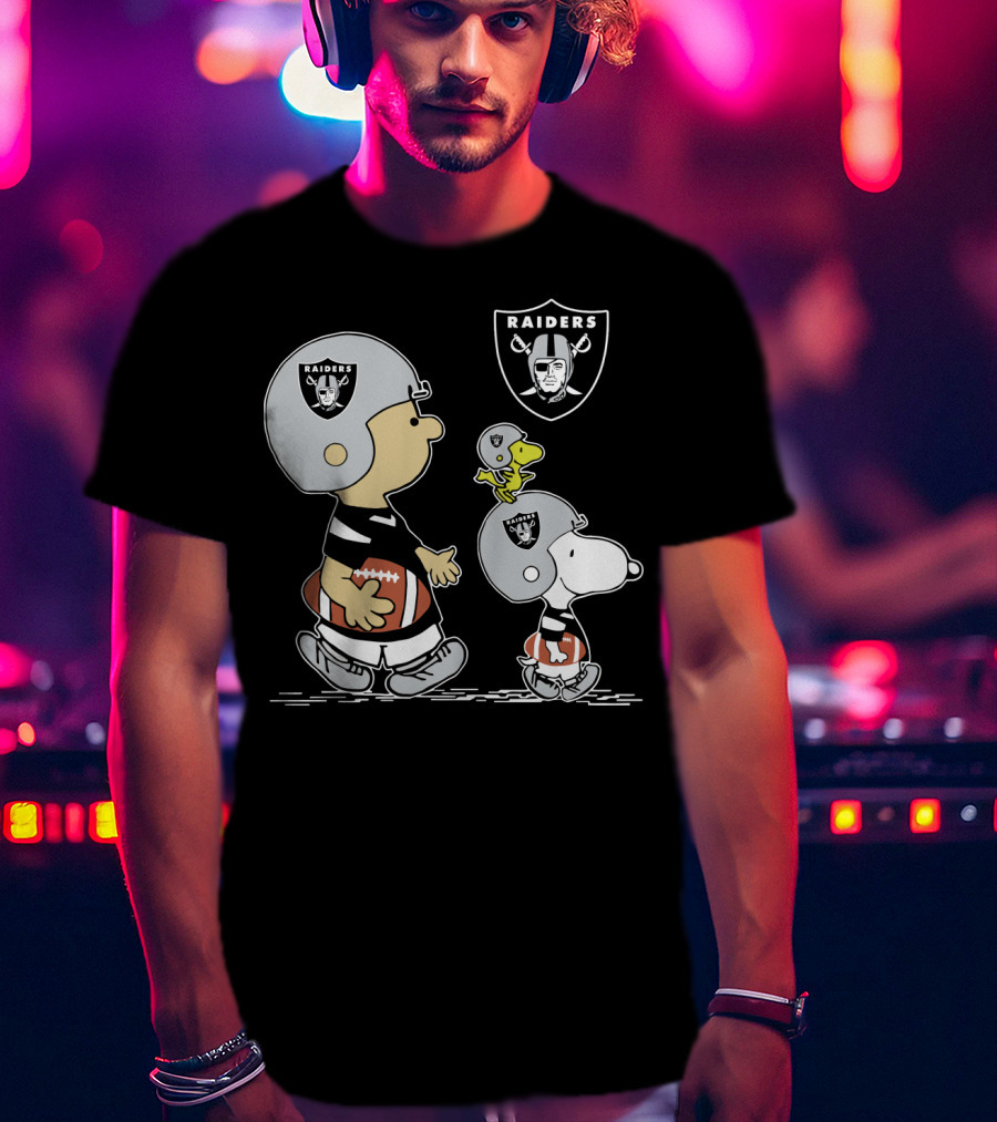Raiders Snoopy Charlie Brown Woodstock Football Team Helmets T-Shirt