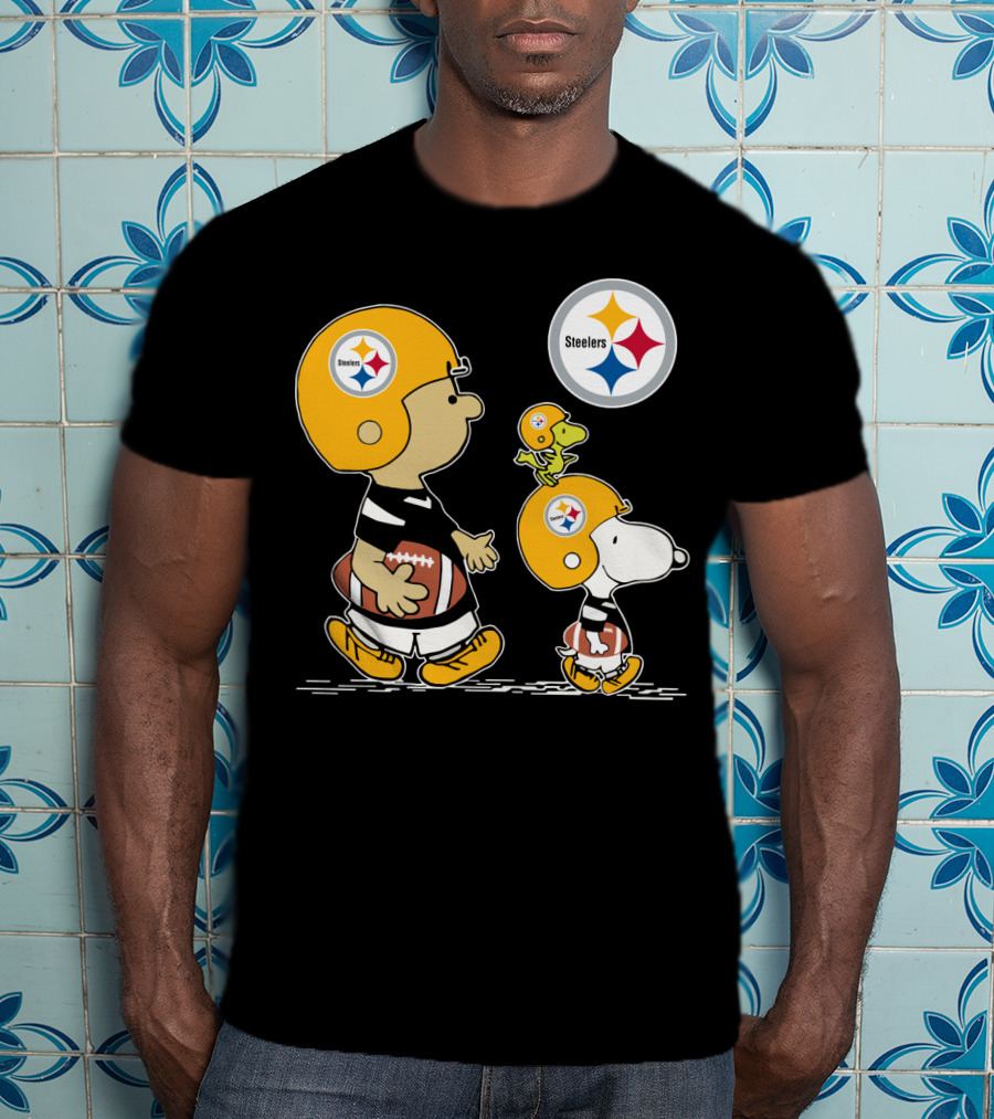 Steelers Snoopy And Peanuts Characters With Football Helmets T-Shirt