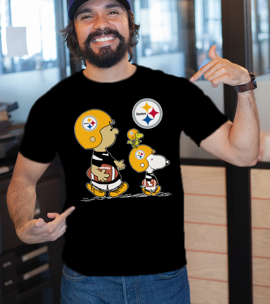 Steelers Snoopy And Peanuts Characters With Football Helmets T-Shirt