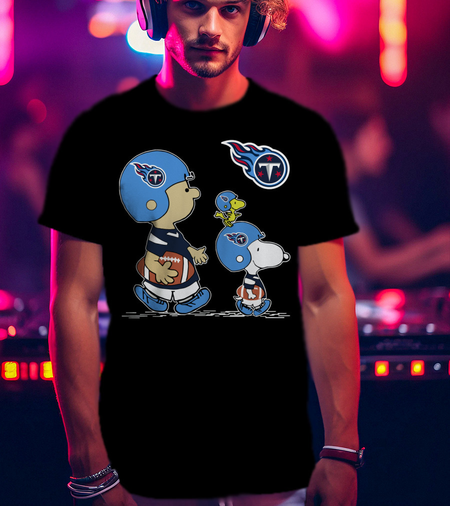 Titans Snoopy Charlie Brown Woodstock Football Helmets T-Shirt