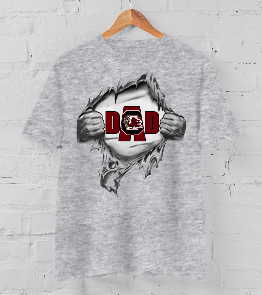 Gamecocks Dad Superhero Tearing Metal Hands T-Shirt