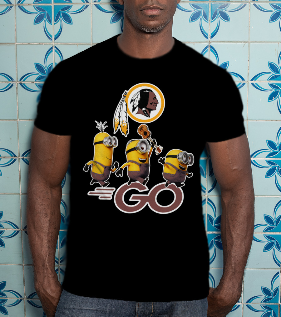 Minions Go Redskins Fan Logo With Ukulele And Feathers T-Shirt