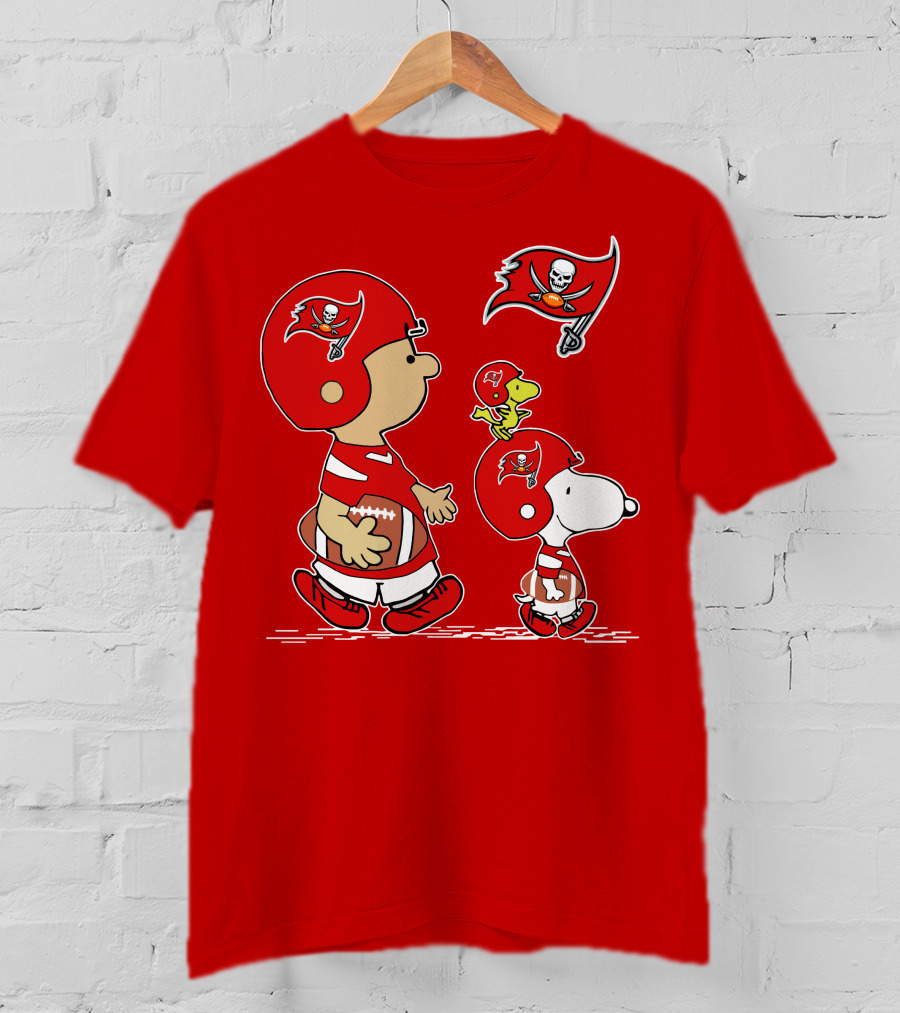 Peanuts Buccaneers Snoopy And Woodstock Football Helmets And Flag T-Shirt