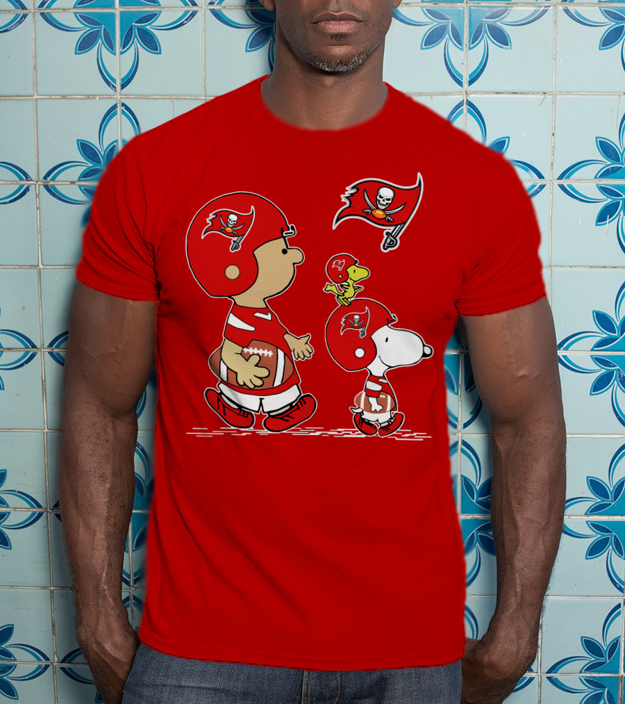 Peanuts Buccaneers Snoopy And Woodstock Football Helmets And Flag T-Shirt
