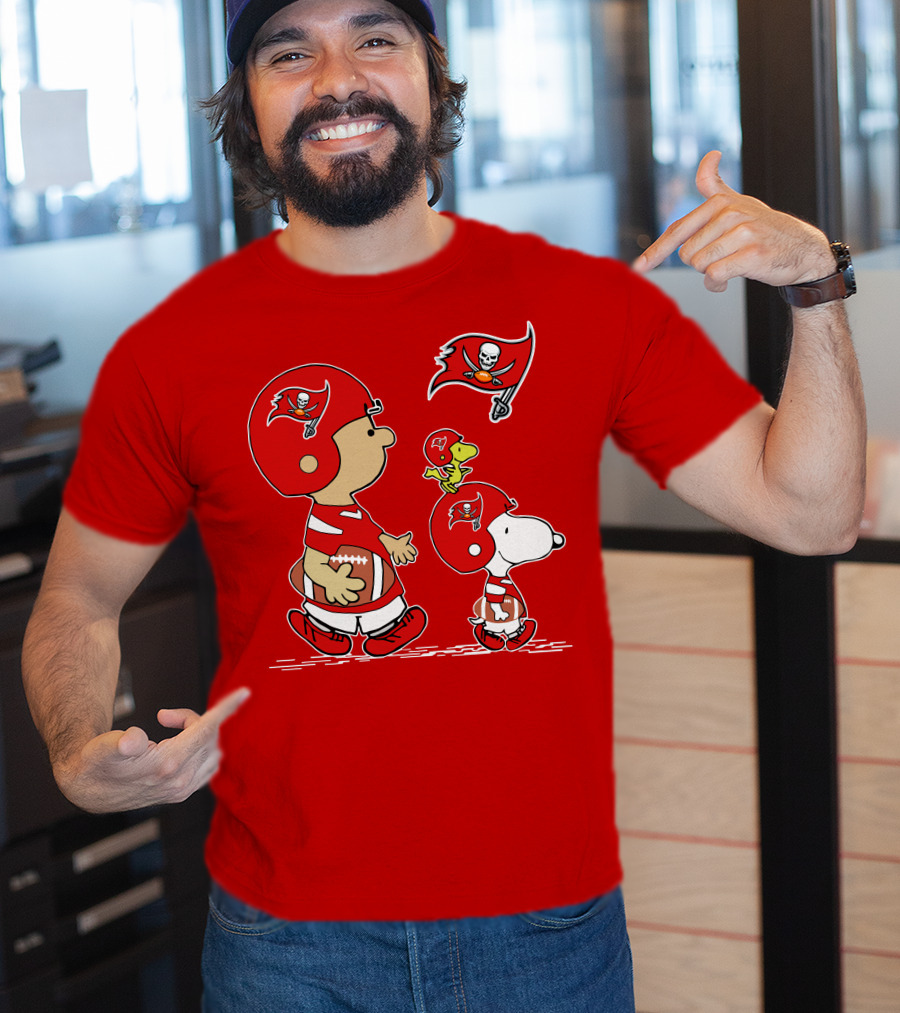 Peanuts Buccaneers Snoopy And Woodstock Football Helmets And Flag T-Shirt