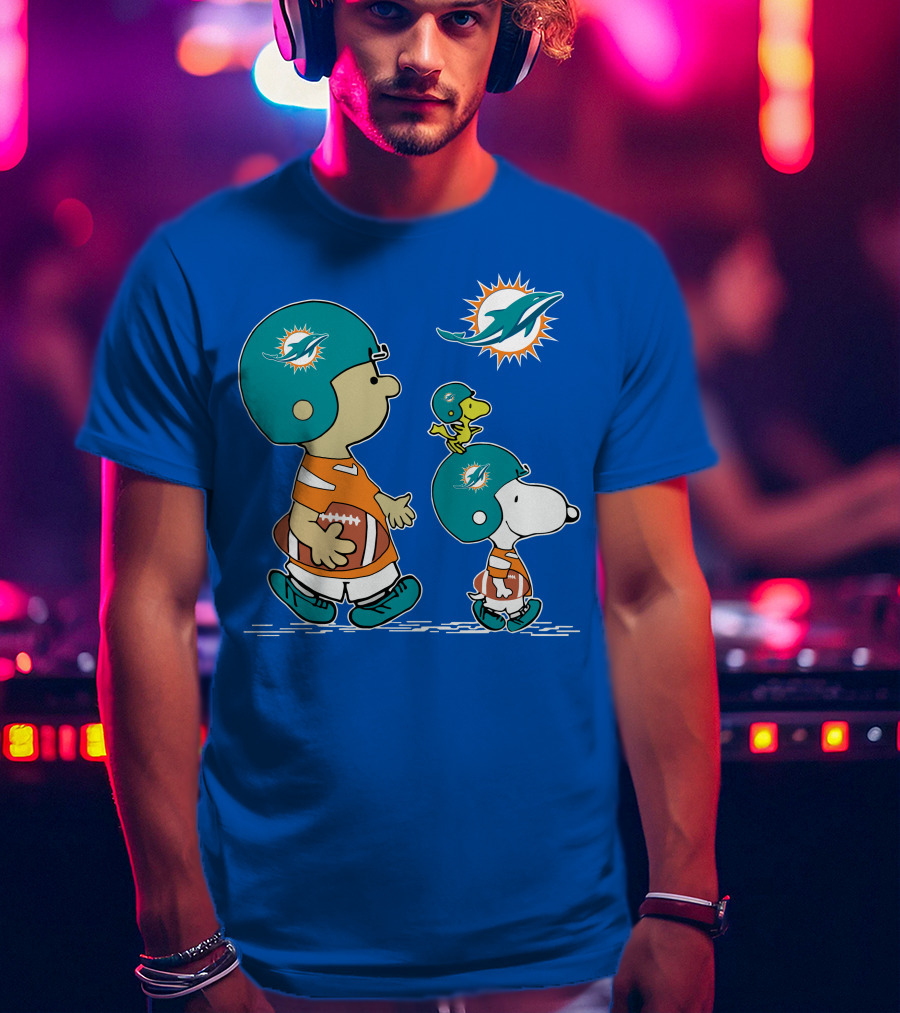 Miami Dolphins Snoopy Woodstock Friends Peanuts Football Collaboration T-Shirt