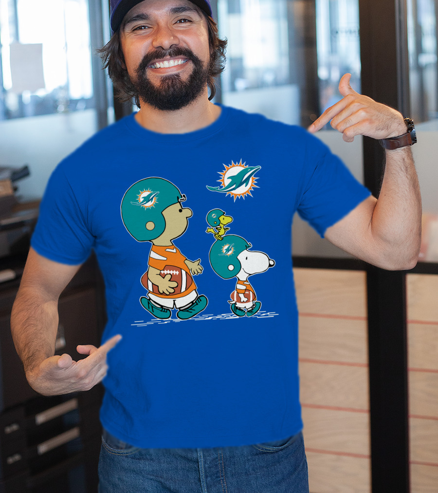 Miami Dolphins Snoopy Woodstock Friends Peanuts Football Collaboration T-Shirt
