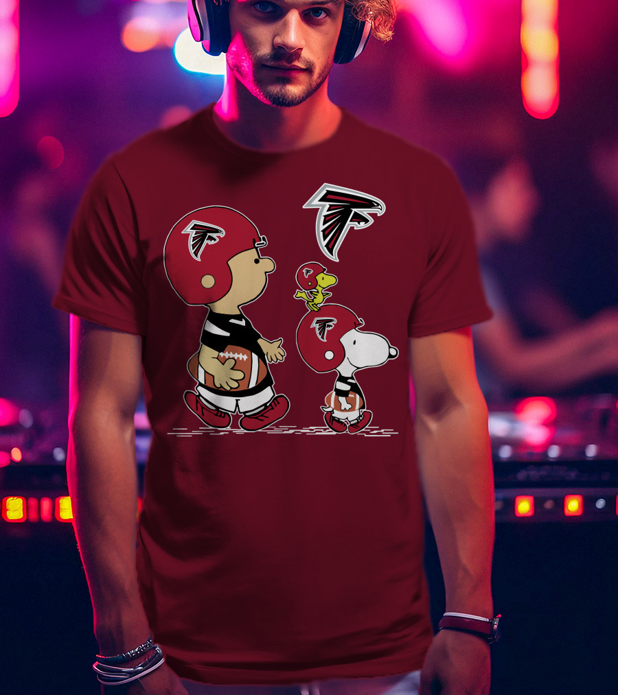 Falcons Snoopy Charlie Brown Woodstock Football Team T-Shirt