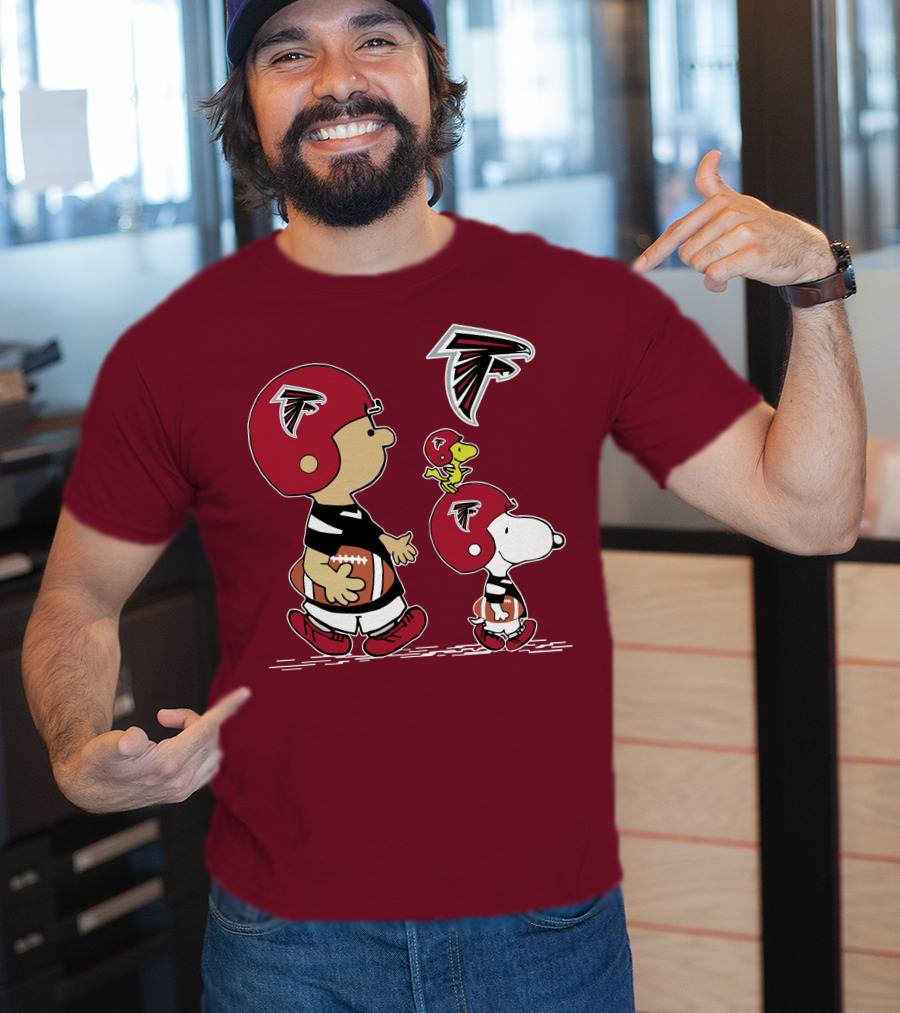 Falcons Snoopy Charlie Brown Woodstock Football Team T-Shirt
