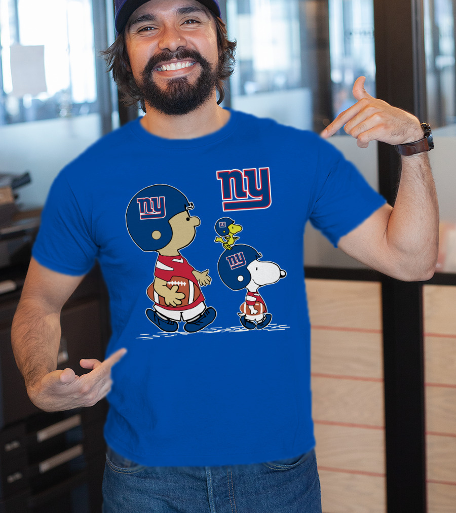 New York Giants Peanuts Snoopy Football T-Shirt