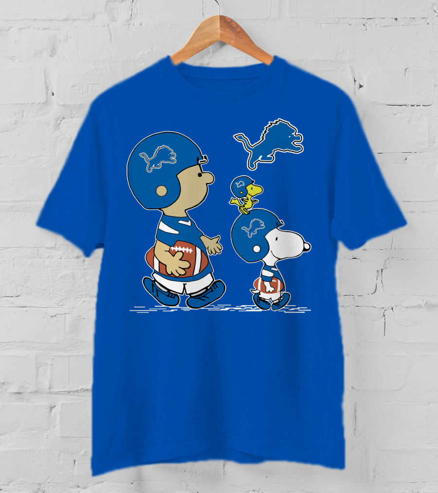 Lions Peanuts Snoopy Woodstock Football Helmet T-Shirt