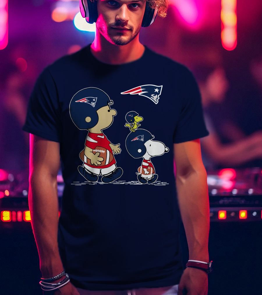 Patriots Snoopy Charlie Brown Football Peanuts T-Shirt