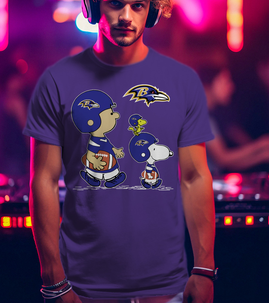 Baltimore Ravens Peanuts Snoopy And Woodstock Football T-Shirt