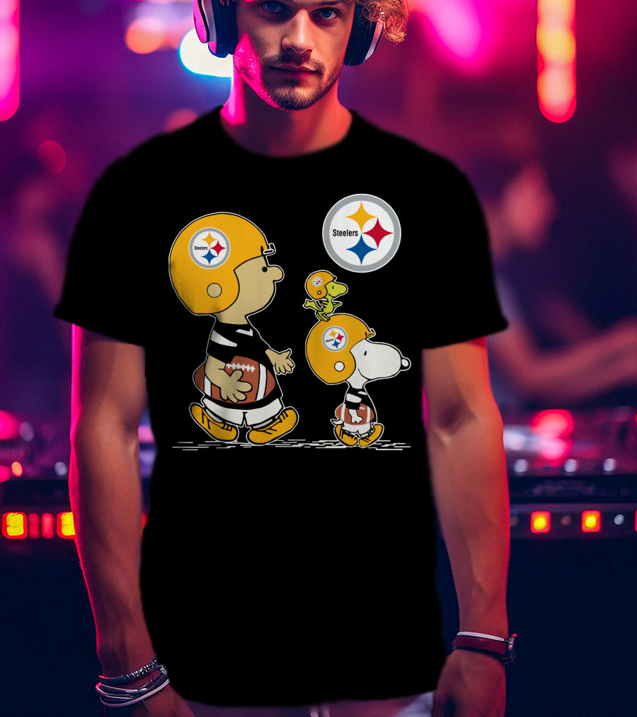 Steelers Snoopy Woodstock Charlie Brown Football Game Day Parade T-Shirt
