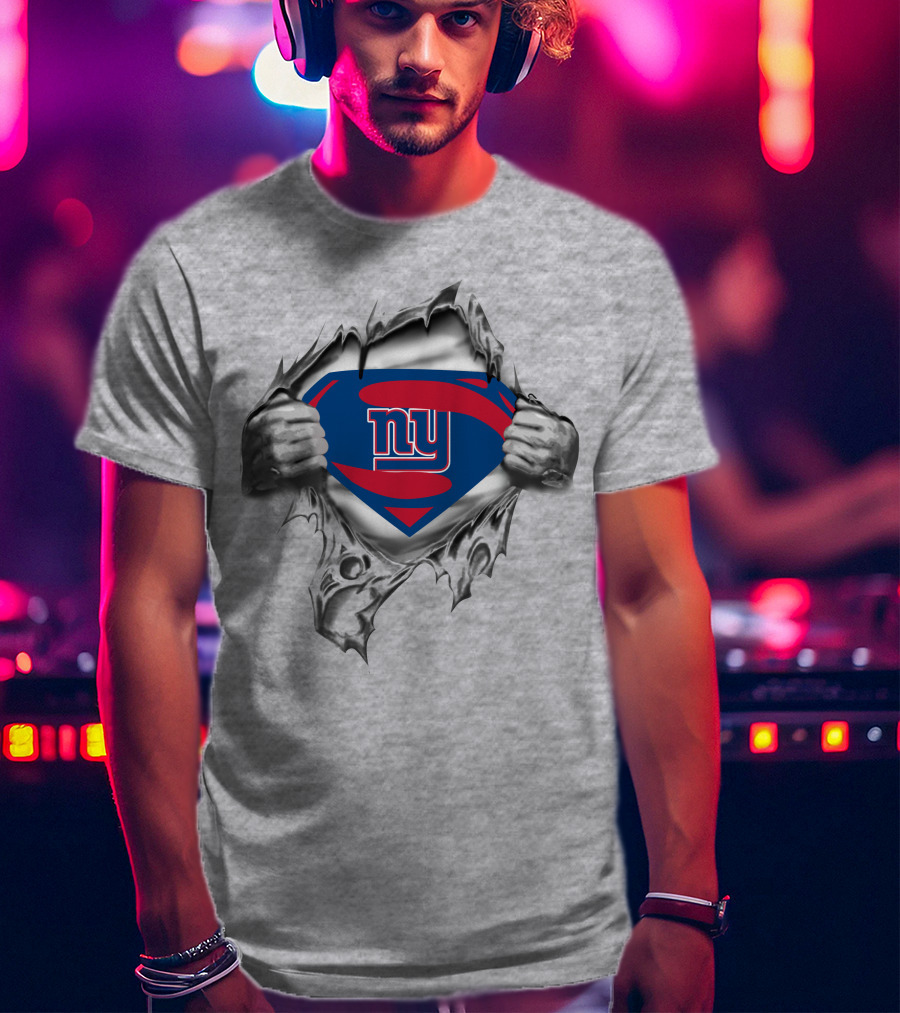 New York Giants Superman Logo Tear Open T-Shirt