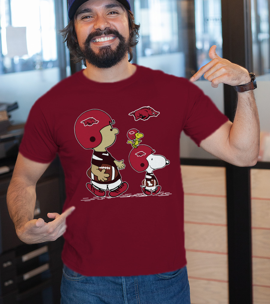 Arkansas Razorbacks Snoopy Football Peanuts Characters With Helmets T-Shirt