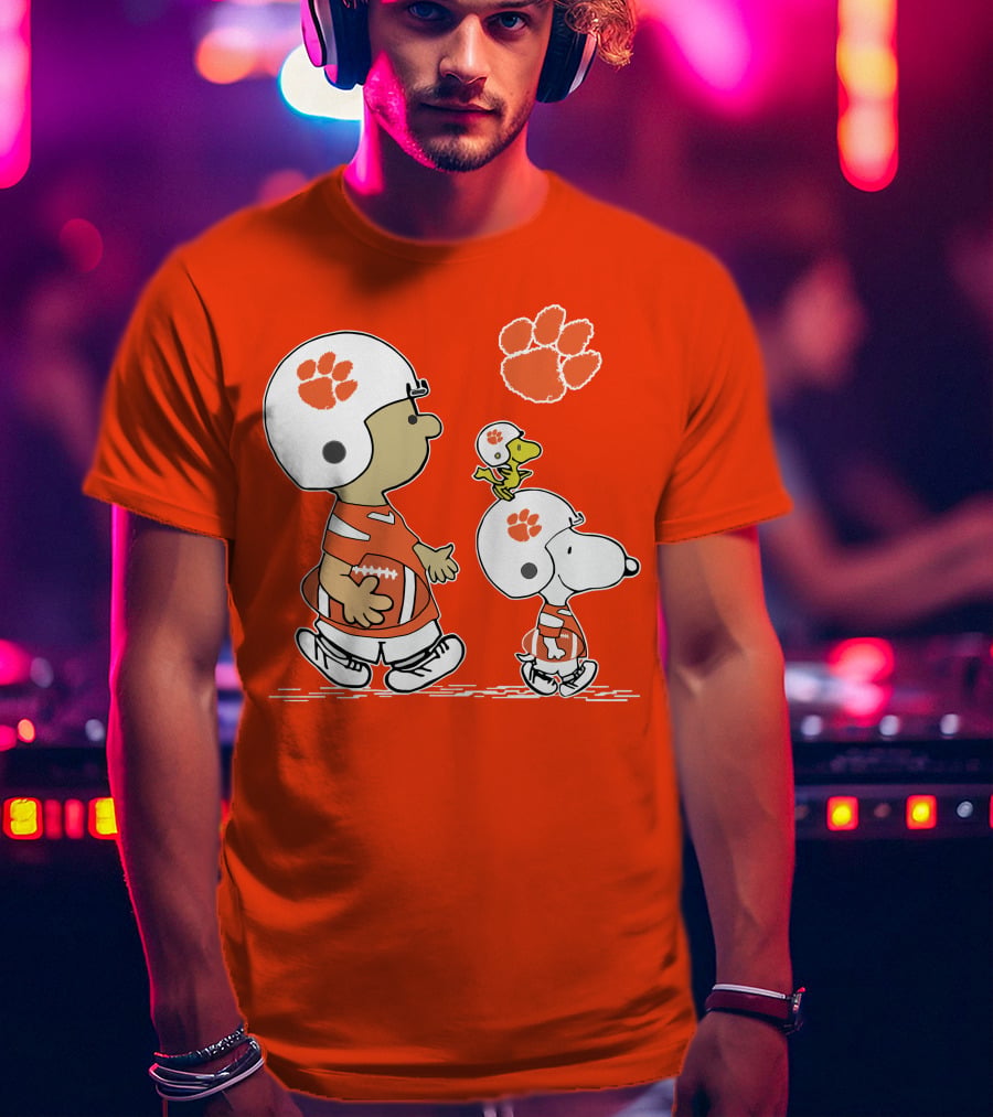 Clemson Tigers Snoopy Football Helmets And Paw Print Charlie Brown Woodstock T-Shirt