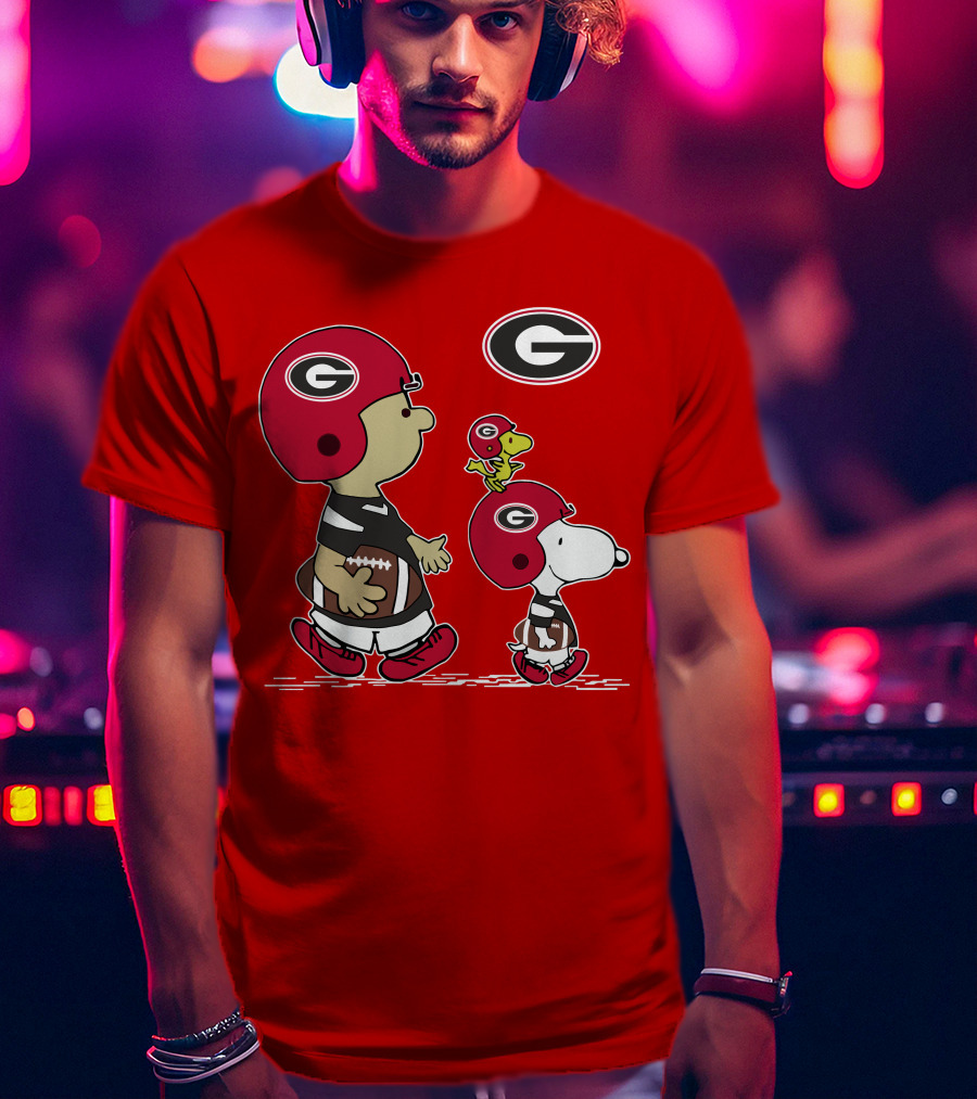 Georgia Bulldogs Snoopy And Woodstock Football Helmets T-Shirt