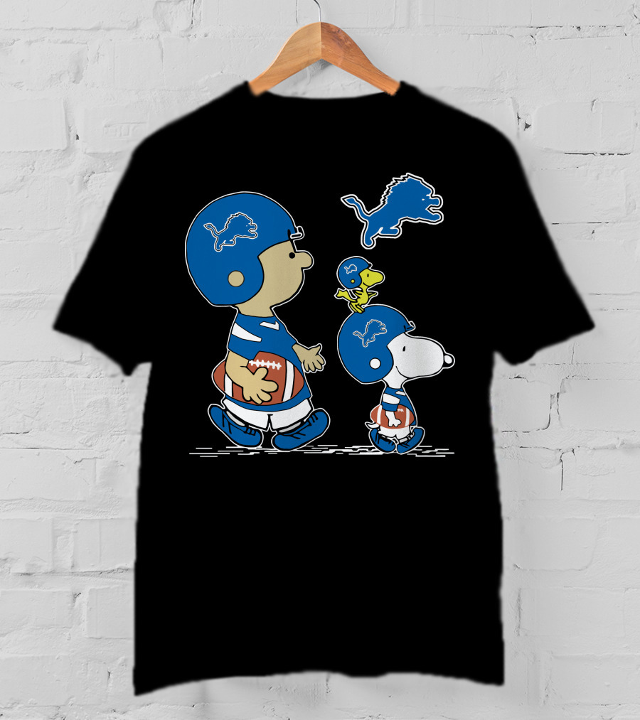 Lions Snoopy Woodstock Football Charlie Brown Helmet Rugby Peanuts Characters NFL T-Shirt