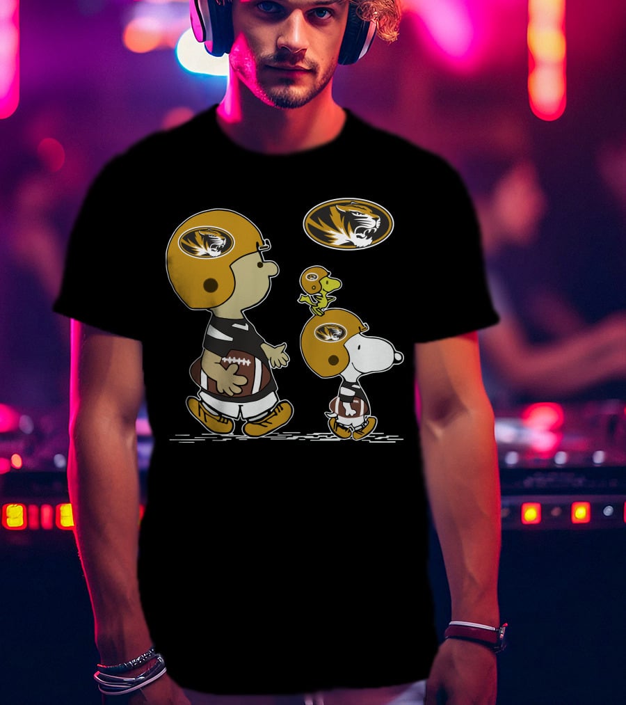 Missouri Tigers Football Snoopy And Woodstock Charlie Brown Helmets T-Shirt