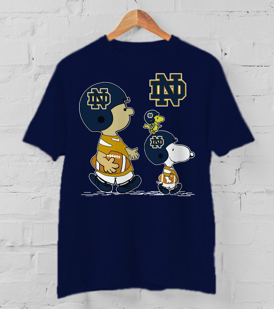 Notre Dame Fighting Irish Peanuts Characters Football Fan Scene T-Shirt