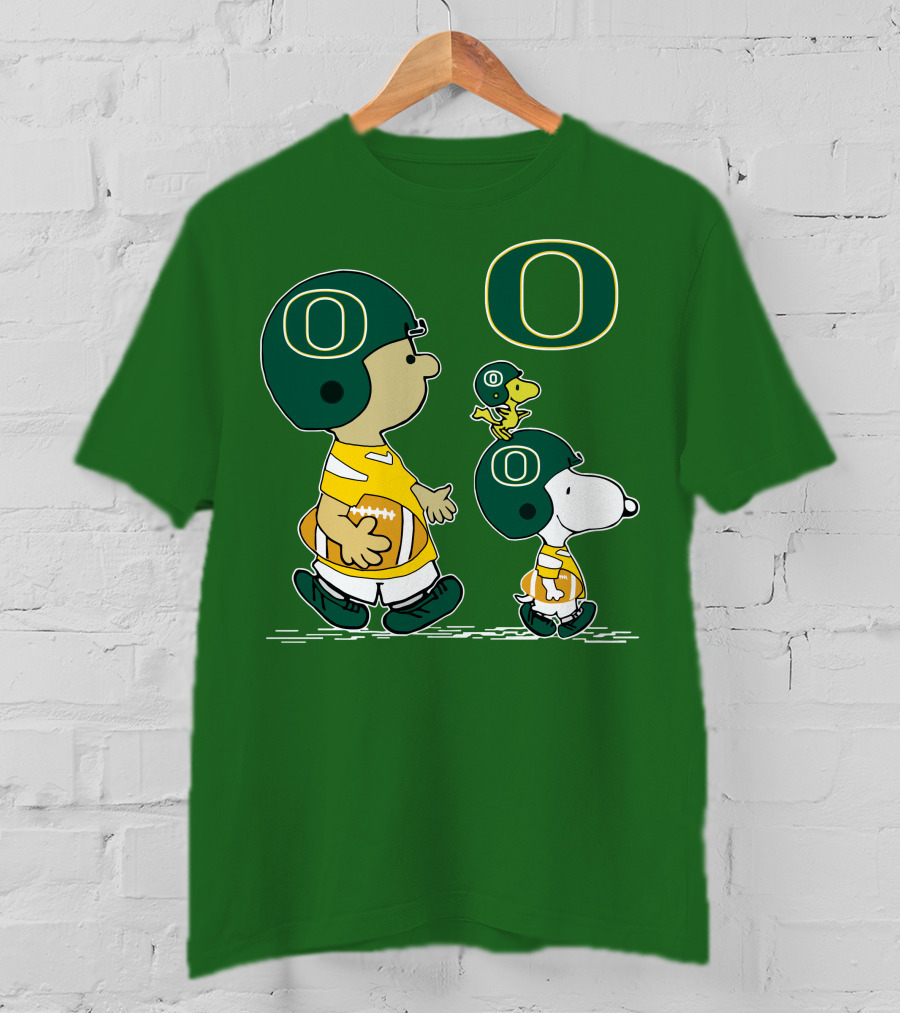 Oregon Ducks Snoopy Charlie Brown Woodstock Football Helmet Peanuts T-Shirt