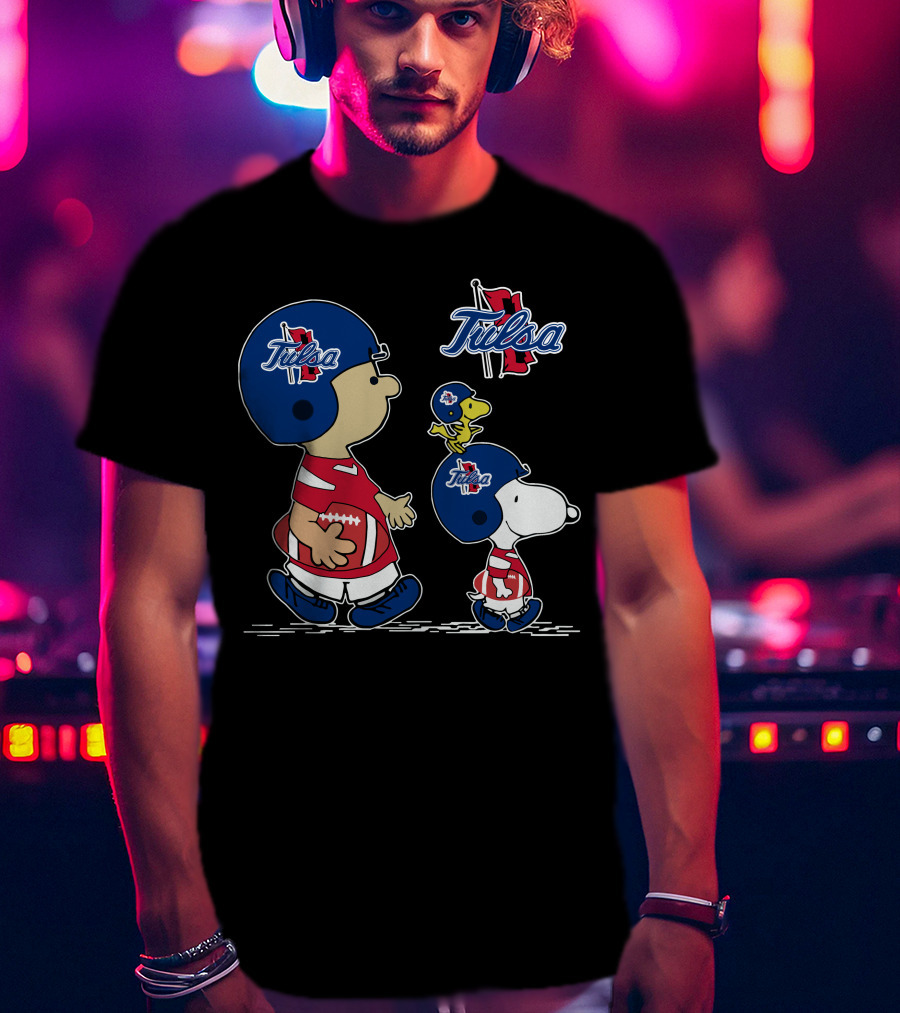 Tulsa Snoopy Football Helmet And Woodstock Walking With Rugby Ball T-Shirt