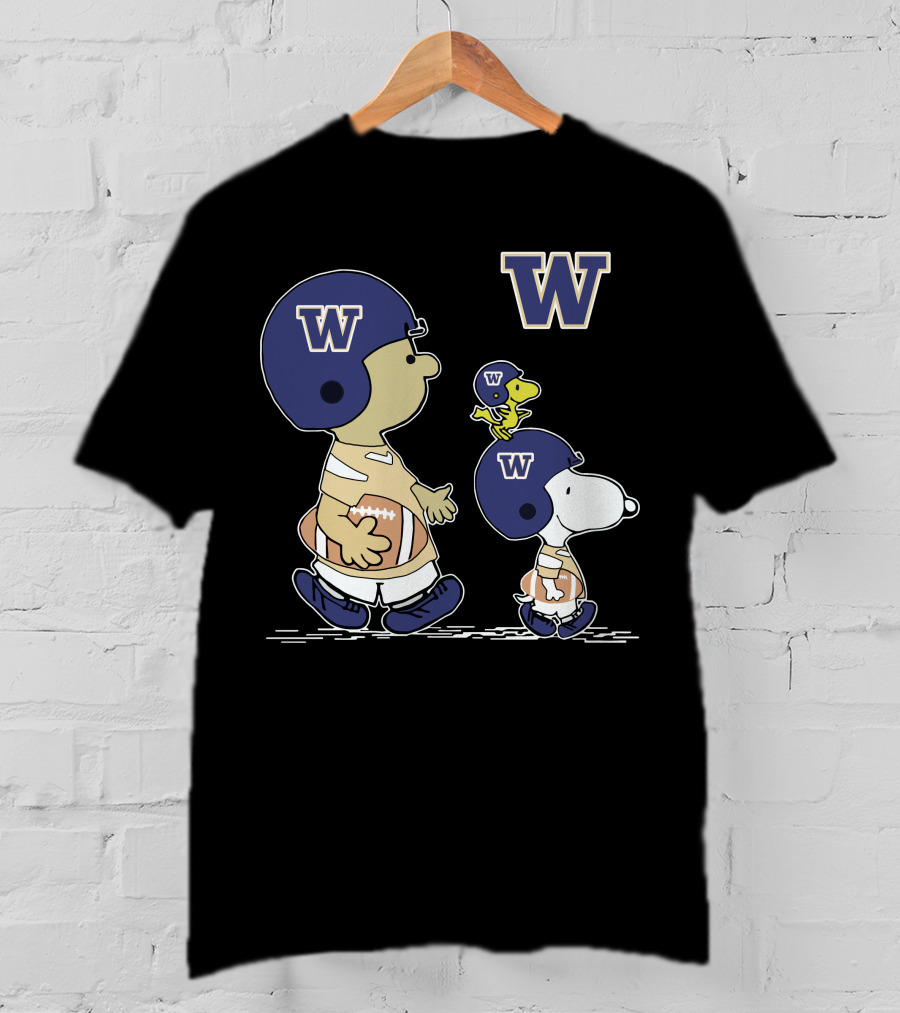 Washington Huskies Snoopy And Woodstock Football Team T-Shirt