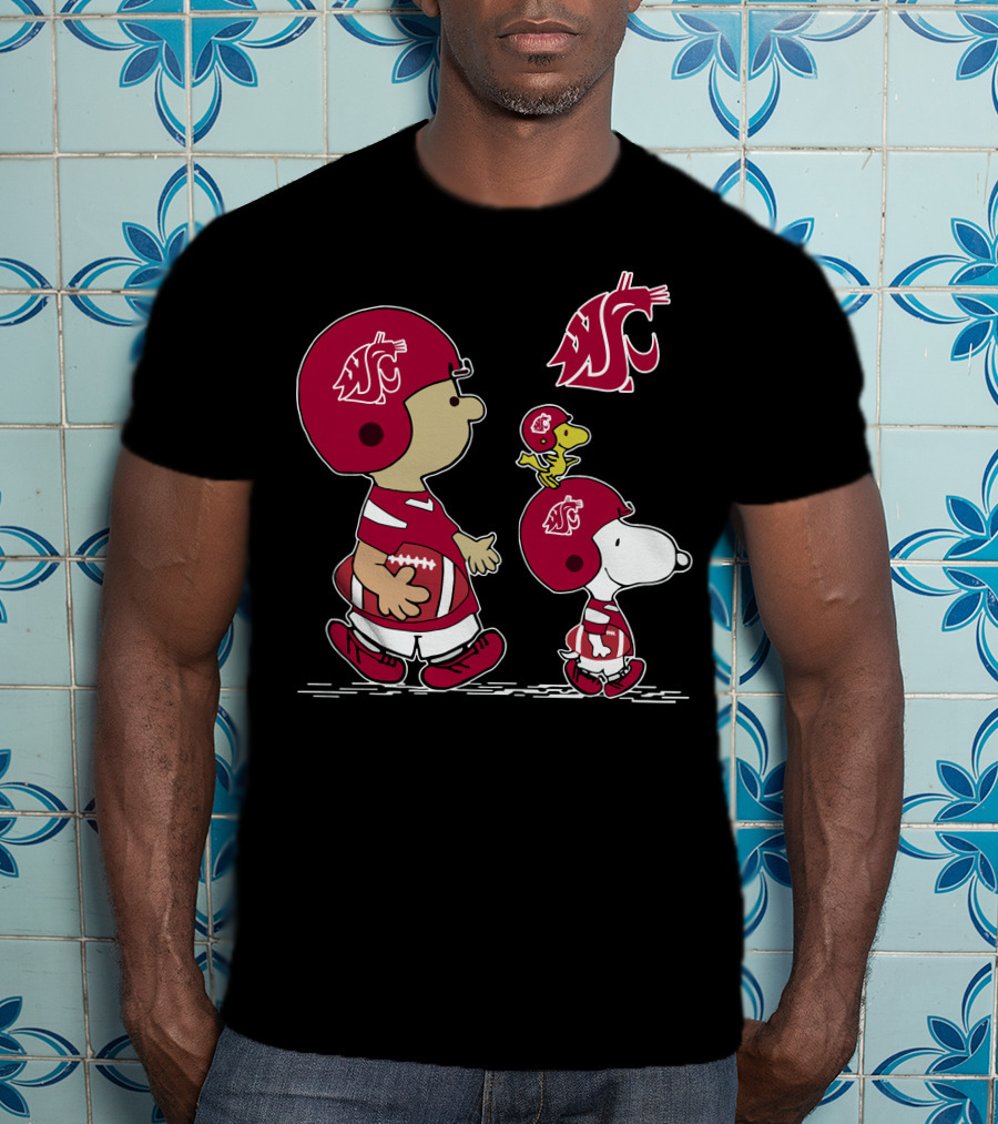Washington State Cougars Snoopy Football Team T-Shirt