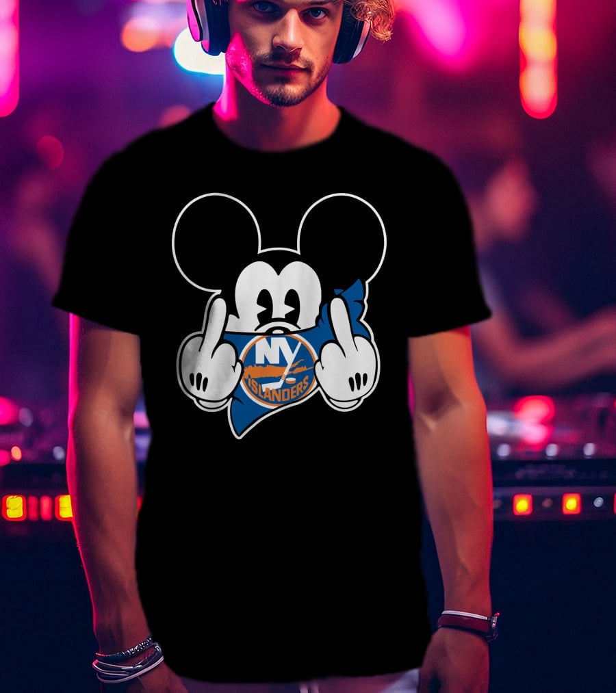 NY Islanders Mickey Mouse Playful Pose T-Shirt