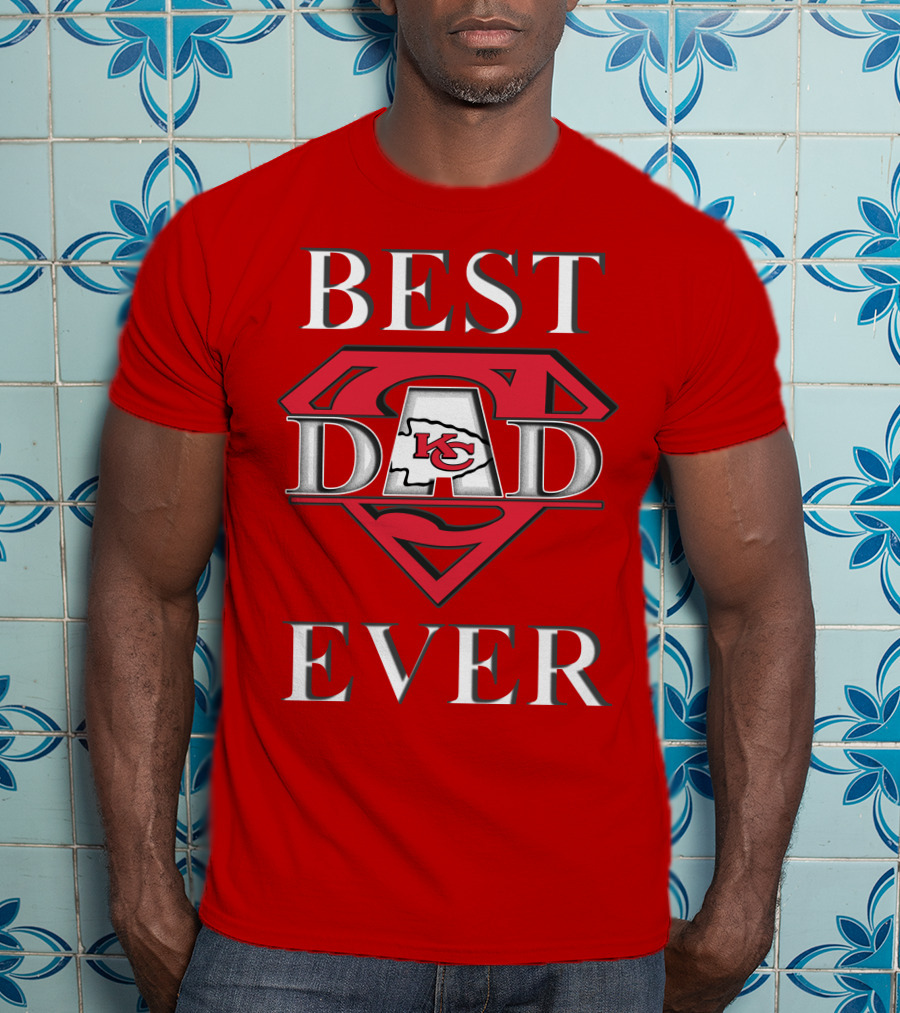 BEST DAD EVER Chiefs Logo Red Superman Shield T-Shirt