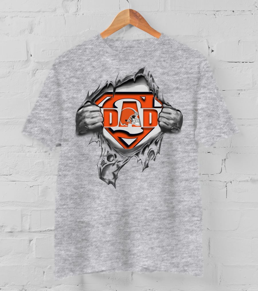 Browns Super Dad Cleveland Football Helmet Comic Style T-Shirt