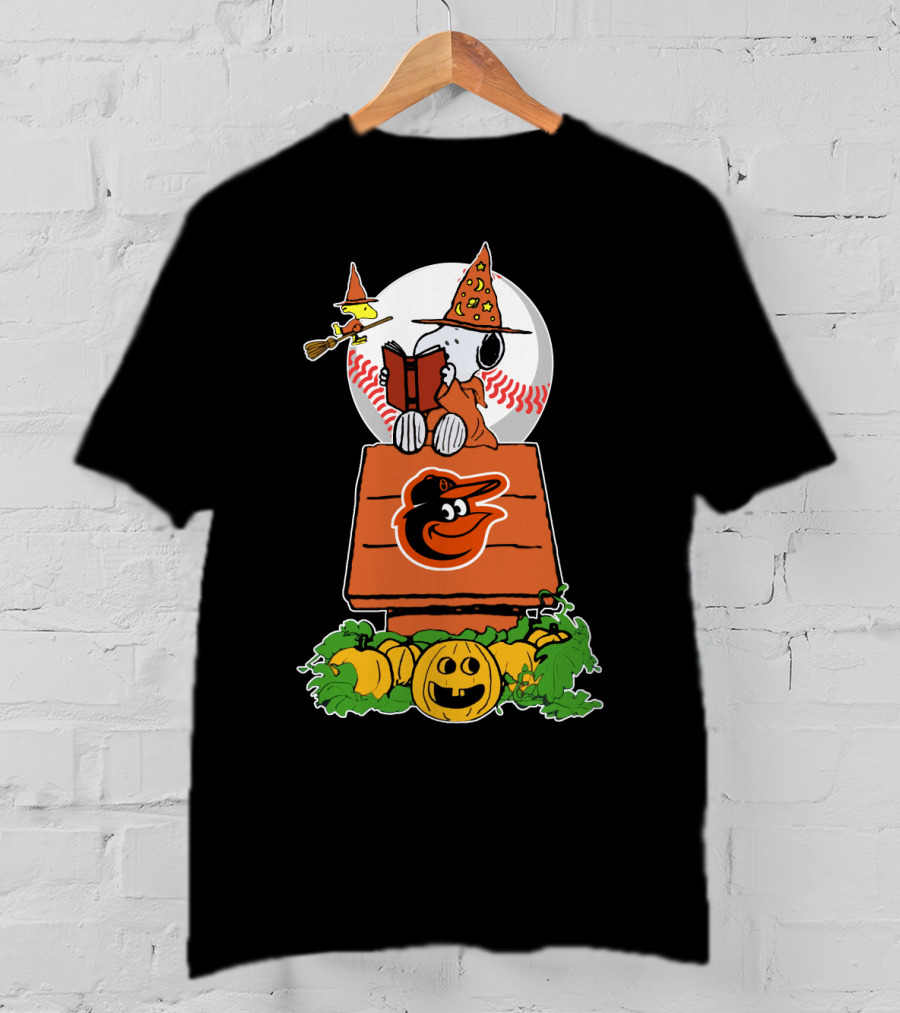 Baltimore Orioles Halloween Snoopy Reading On Doghouse With Woodstock And Pumpkins T-Shirt