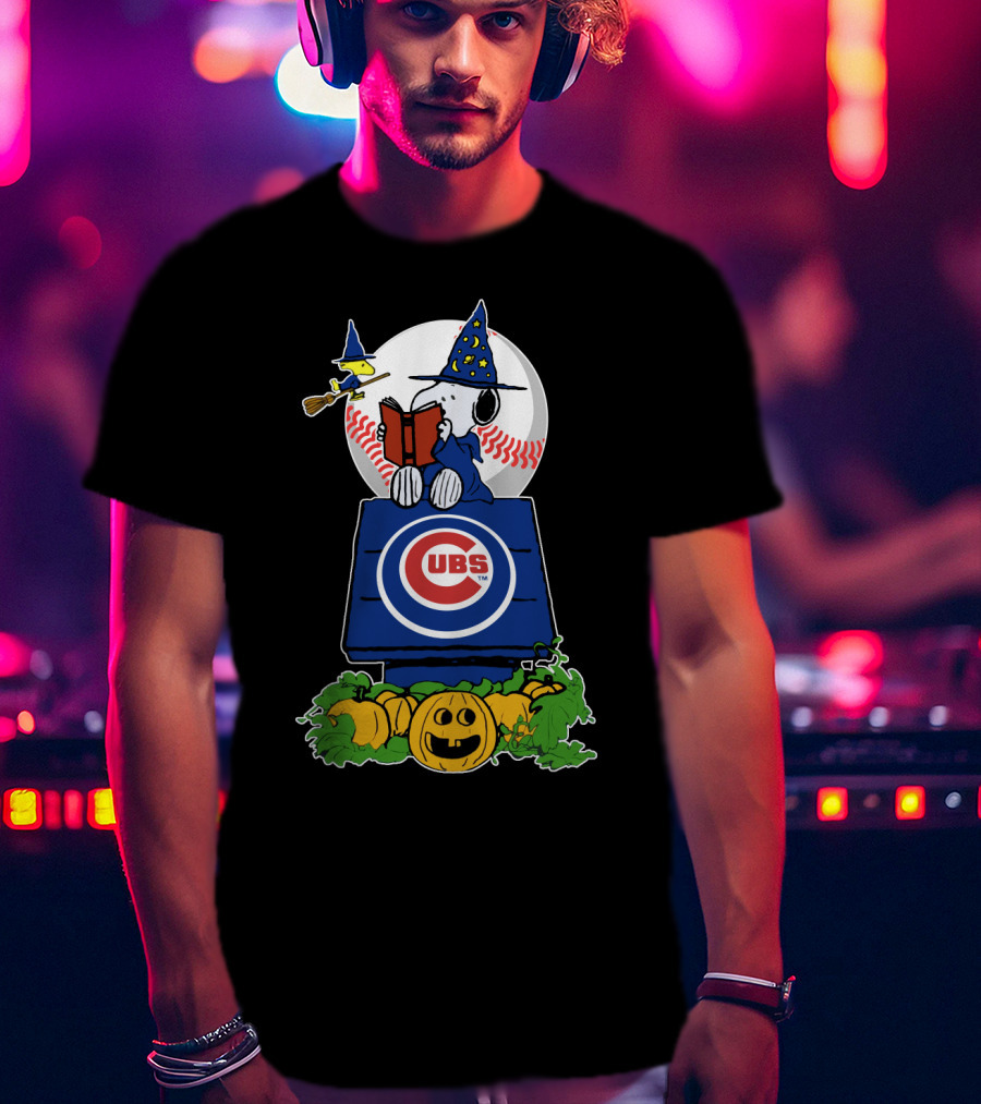 Snoopy Halloween Chicago Cubs With Baseball And Pumpkins T-Shirt