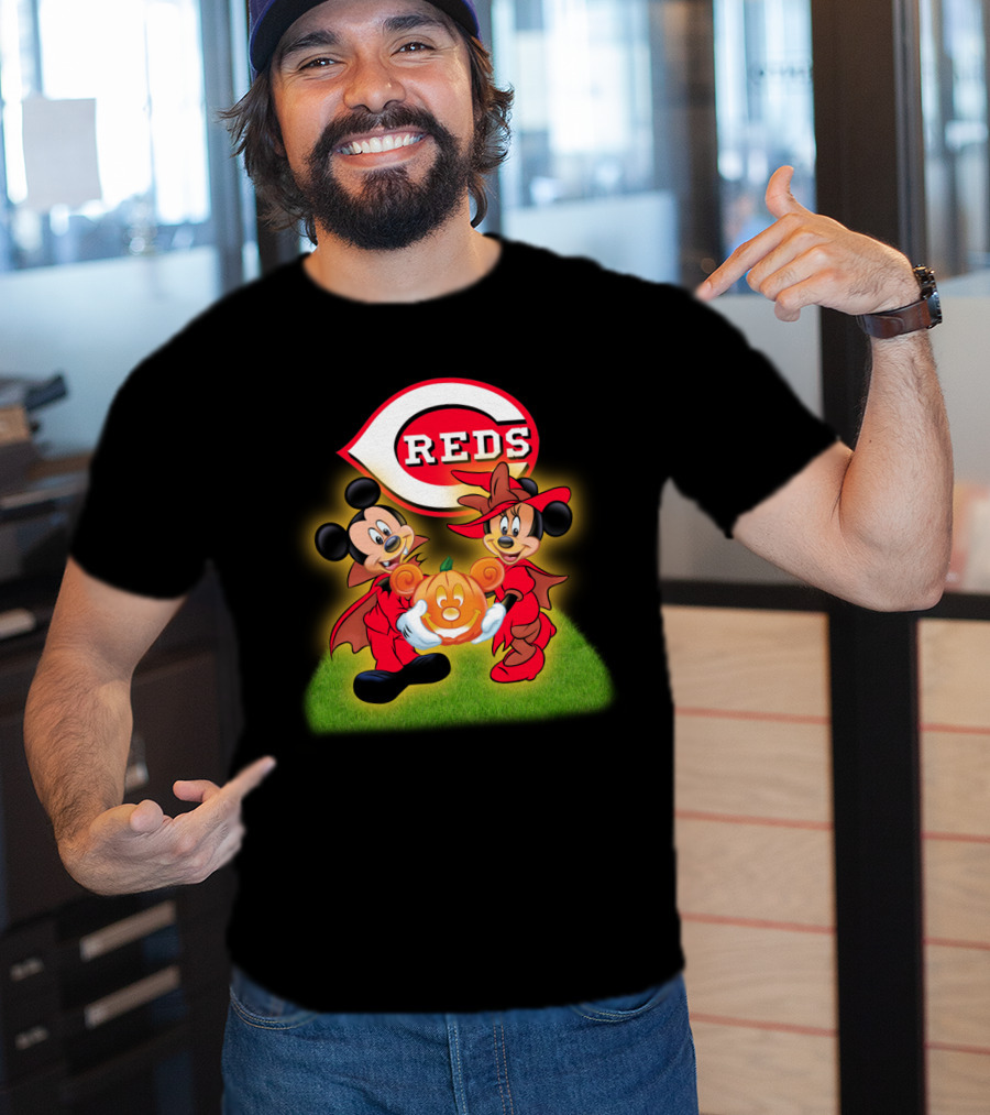 Cincinnati Reds Halloween Mickey Minnie Pumpkin T-Shirt