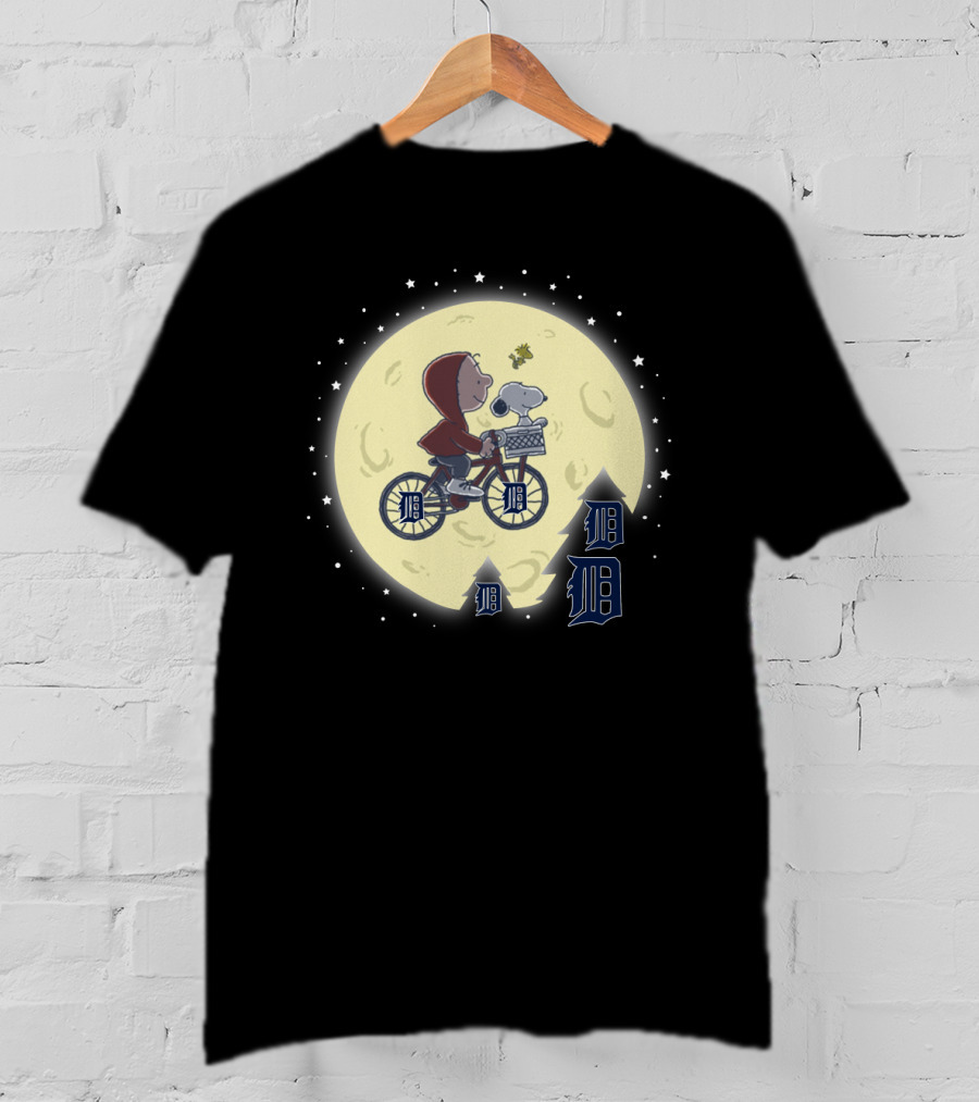 Halloween Detroit Tigers Snoopy Moon Ride T-Shirt