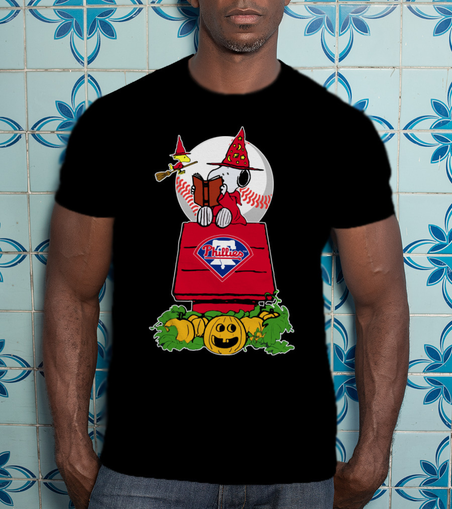 Halloween Philadelphia Phillies Snoopy Witch Hat Pumpkin Peanuts Baseball T-Shirt