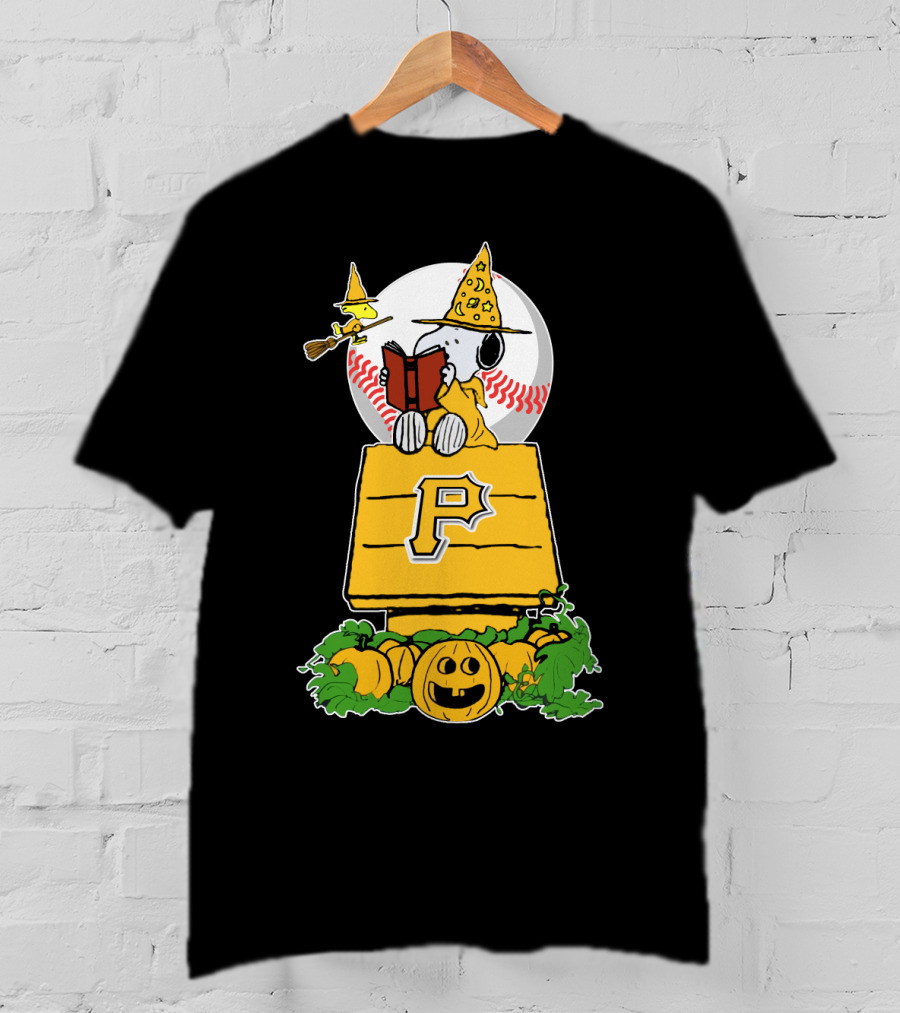 Snoopy Halloween Pittsburgh Pirates Peanuts Charlie Brown Pumpkin Moon Baseball T-Shirt