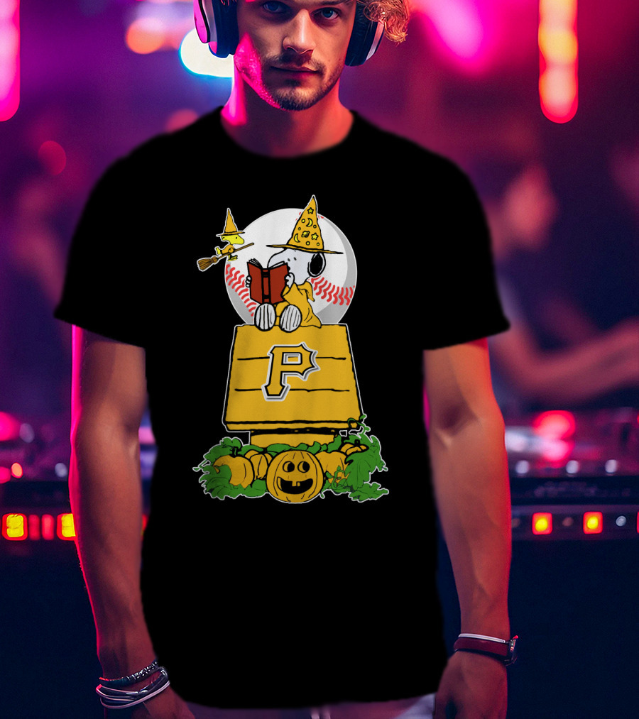 Snoopy Halloween Pittsburgh Pirates Peanuts Charlie Brown Pumpkin Moon Baseball T-Shirt