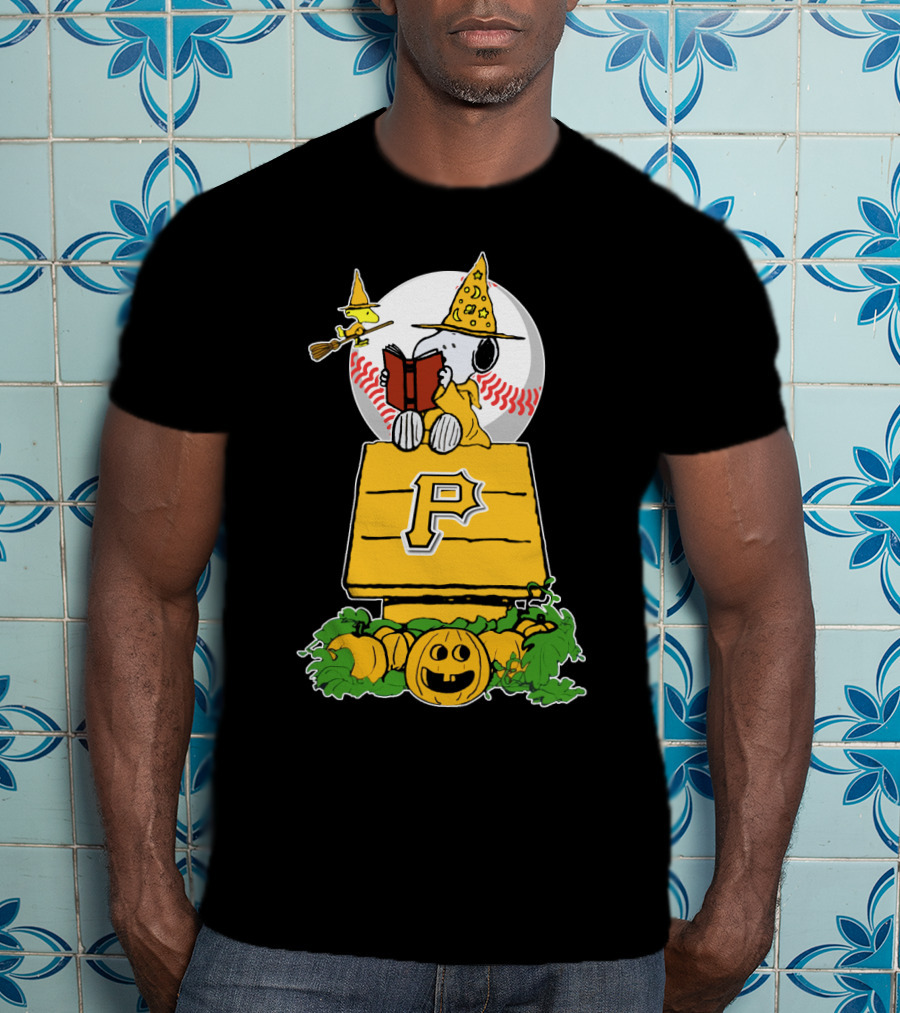 Snoopy Halloween Pittsburgh Pirates Peanuts Charlie Brown Pumpkin Moon Baseball T-Shirt