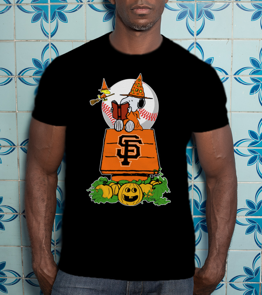 Sf Giants Halloween With Snoopy And Woodstock In Witch Hats T-Shirt