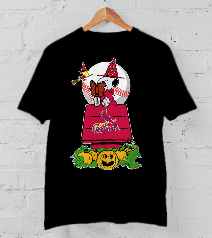 Spooky Halloween Peanuts St. Louis Cardinals Pumpkin Scene T-Shirt