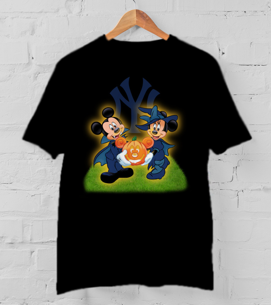 Mickey And Minnie Halloween Pumpkin With New York Yankees T-Shirt