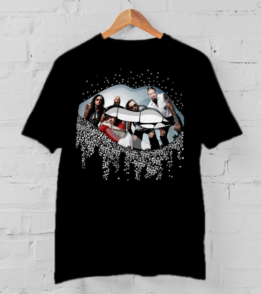 Five Finger Death Punch Band Members Inside Graffiti Lips With Glitter Effects T-Shirt